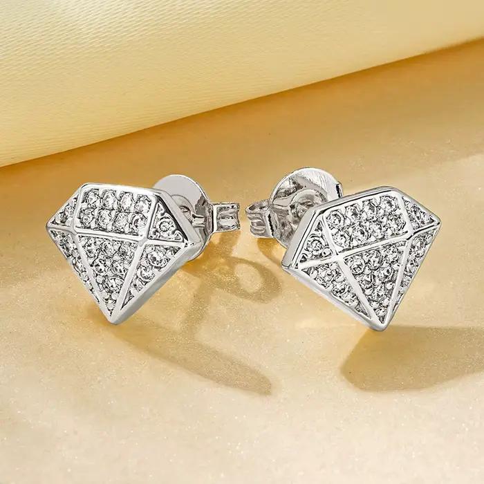 Rrjzz Boucles d'oreilles uniques plaquées or 14 carats en forme de diamant scintillant Fashion CZ Simulé Diamant Ear Stud pour femmes et hommes Bijoux