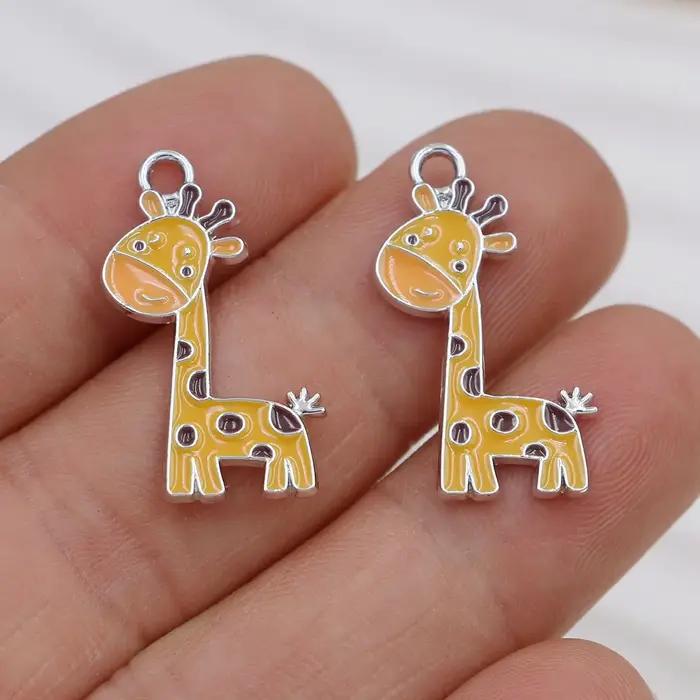 Pendentif girafe en émail jaune plaqué or élégant bracelet exécutif boucles d'oreilles collier artisanat bijoux occasions spéciales