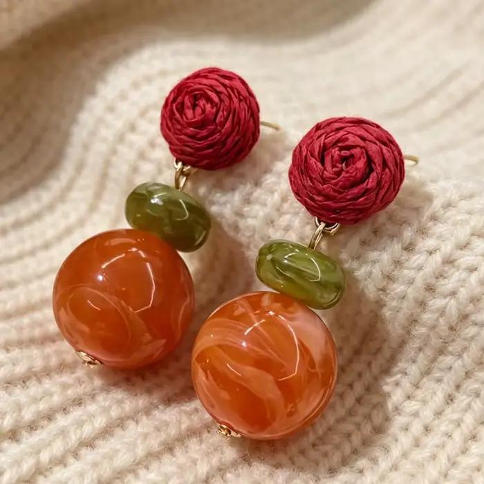 Boucles d'oreilles pendantes en perles acryliques en forme de fleur de raphia pour femmes