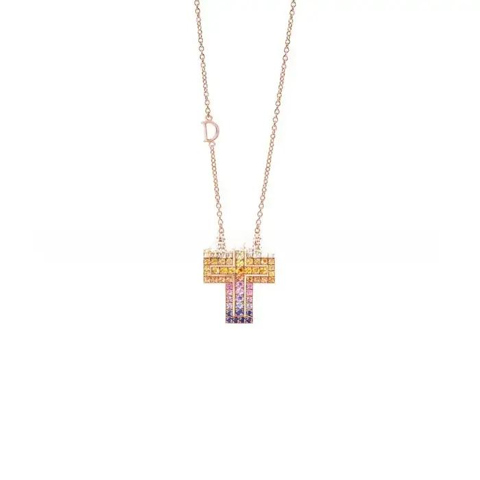 Collier croix tendance incrusté de diamants