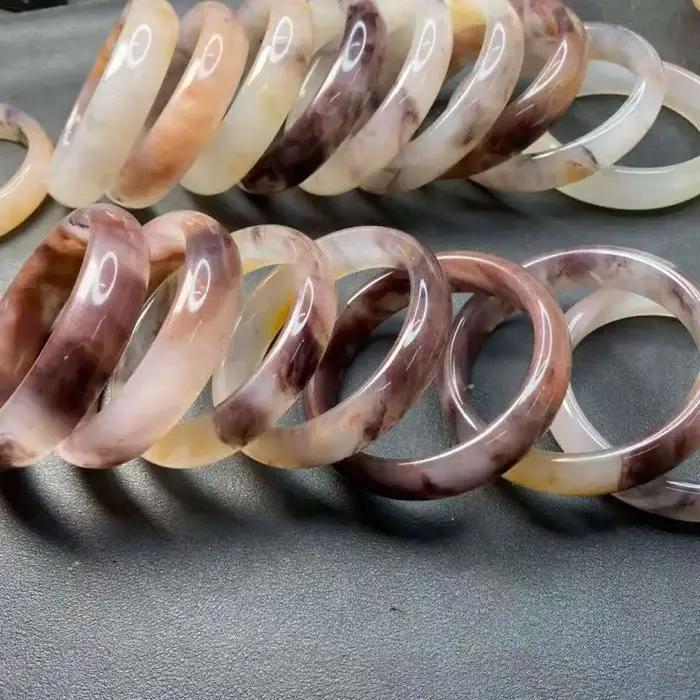 Bracelet en jade de soie d'or naturel sculpté à la main