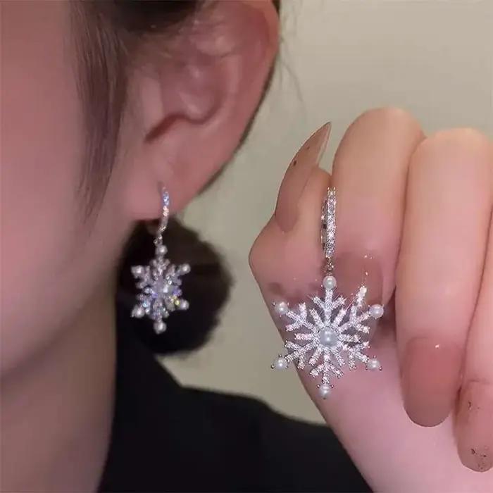 Boucles d'oreilles à flocons de neige en cristal scintillant pour femmes bijoux de fête du nouvel an élégants occasions spéciales