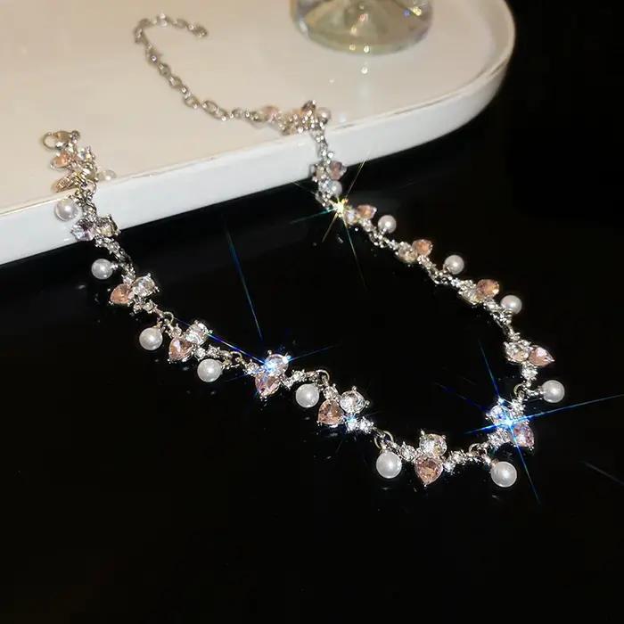 Collier ras du cou en strass ronds en forme de cœur pour femme