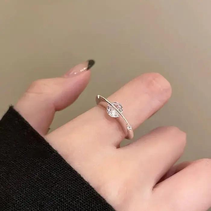 Bracelet jonc de luxe en zircon unique pour femme, bijoux classiques et tendance en métal avec étoil