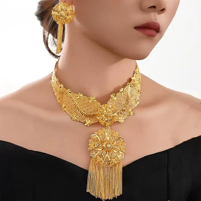 Ensemble de bijoux africains en métal doré collier et boucles d'oreilles pour femmes occasions spéciales mariage banquets anniversaires