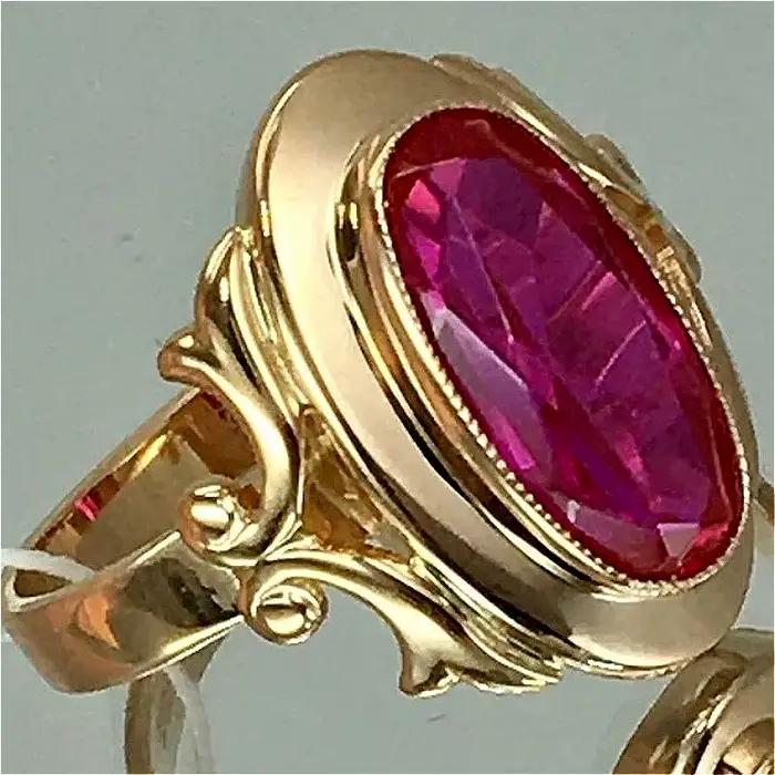 Bague vintage magnifique incrustée de rubis synthétiques ovales plaquée or pour femme