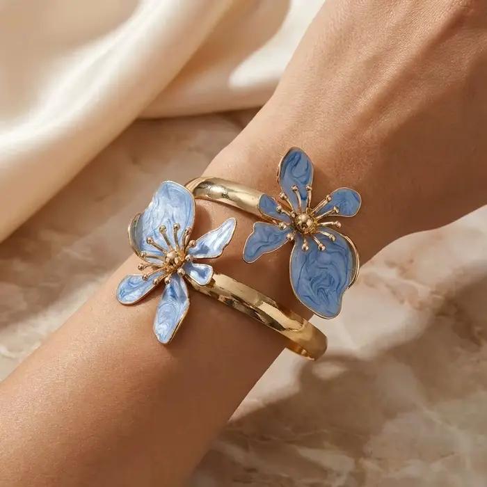 Bracelet ouvert élégant en émail fleuri pour femmes