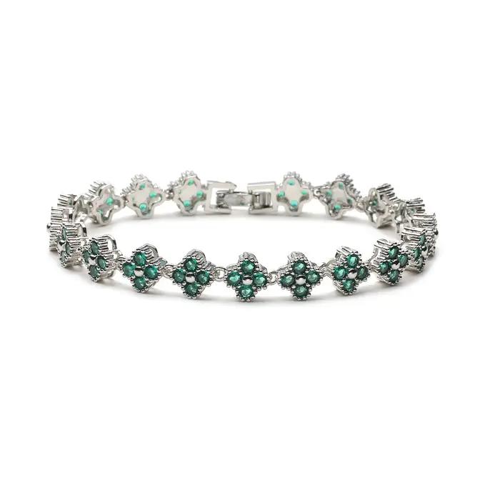 Ensemble de bijoux rétro en laiton plaqué or 18 carats avec motif floral et zircone cubique blanche pour femmes occasions spéciales