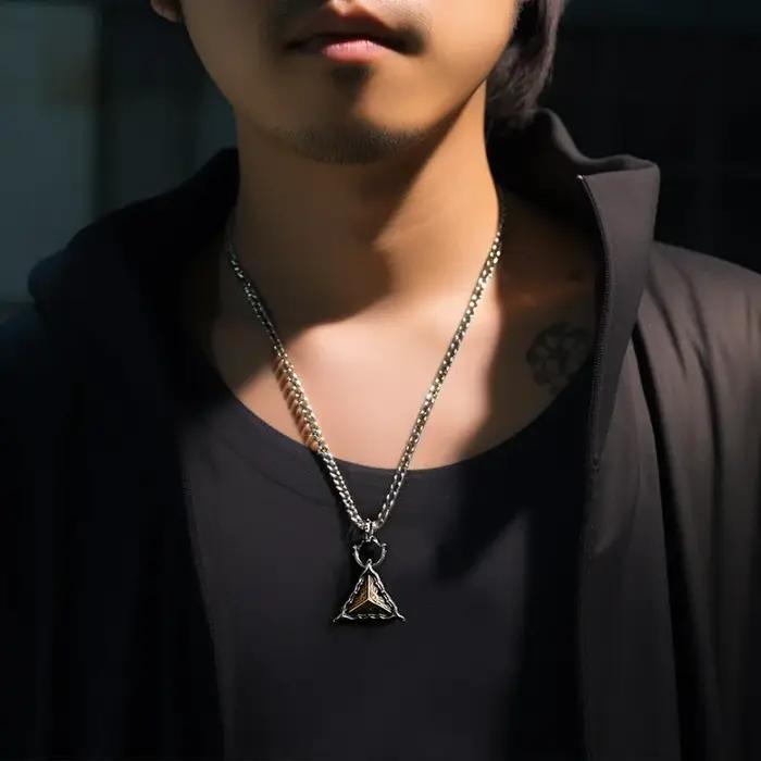 Collier œil d'Horus en cuivre pour hommes, pendentif mythologique de protection et tracker d'humeur pour soirées et événements spéciaux